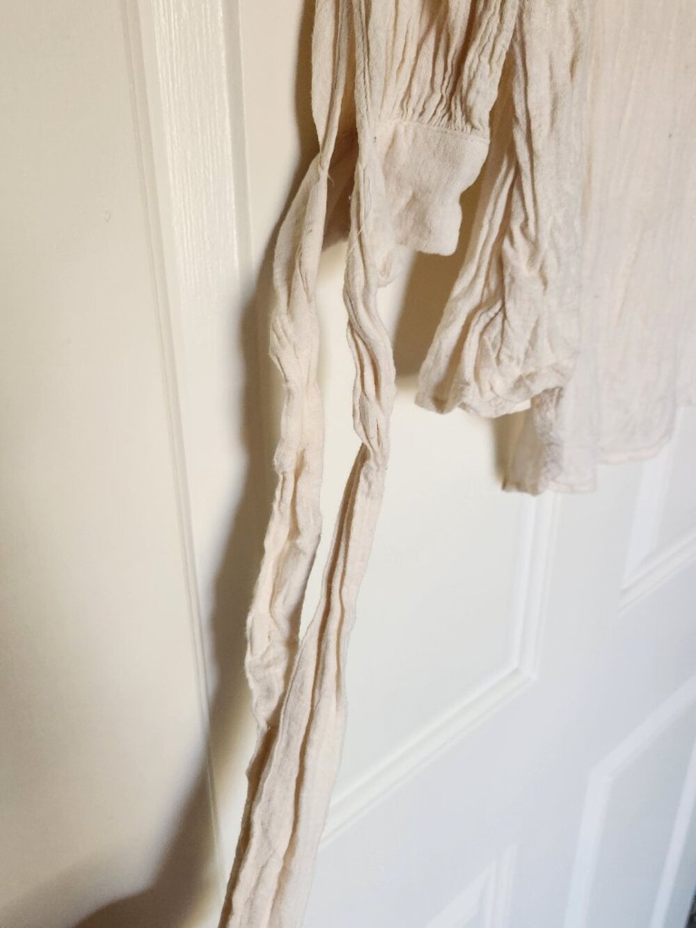 Doe & Rae Cream Blouse - Picture 4 of 4